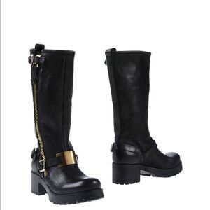 Knee boots
